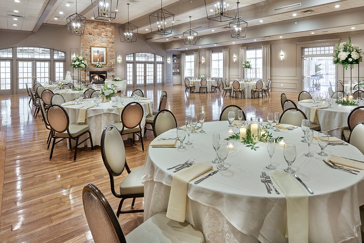 From rehearsal dinners and bridesmaid luncheons to weddings and receptions, The Club at Shannondell can manage it all.